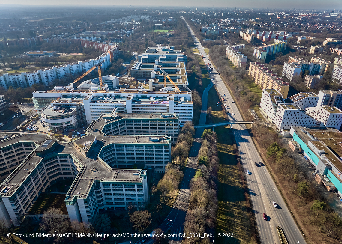 15.02.2023 - Perlach Plaza - Rentenversicherung - SHAERE - Allianz in Neuperlach